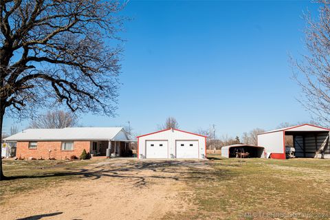 Single Family Residence in Westville OK 471335 Hwy 62.jpg