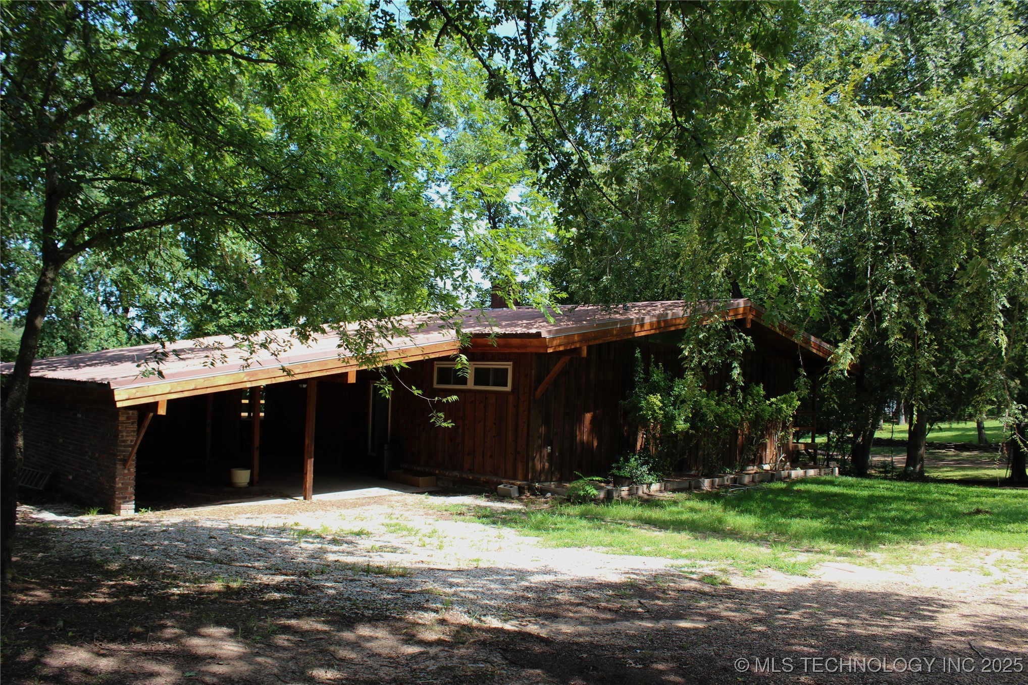 1102 Peninsula Drive