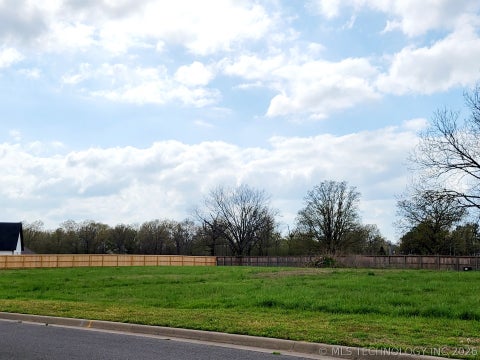 Photo of 917 Edge Water Boulevard, Tahlequah, OK 74464 (MLS # 2619156)