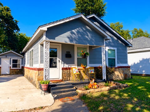 Photo of 1717 SW 1st Avenue, Ardmore, OK 73401 (MLS # 2637162)