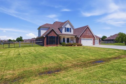 Photo of 7109 E 143rd Street, Collinsville, OK 74021 (MLS # 2616574)