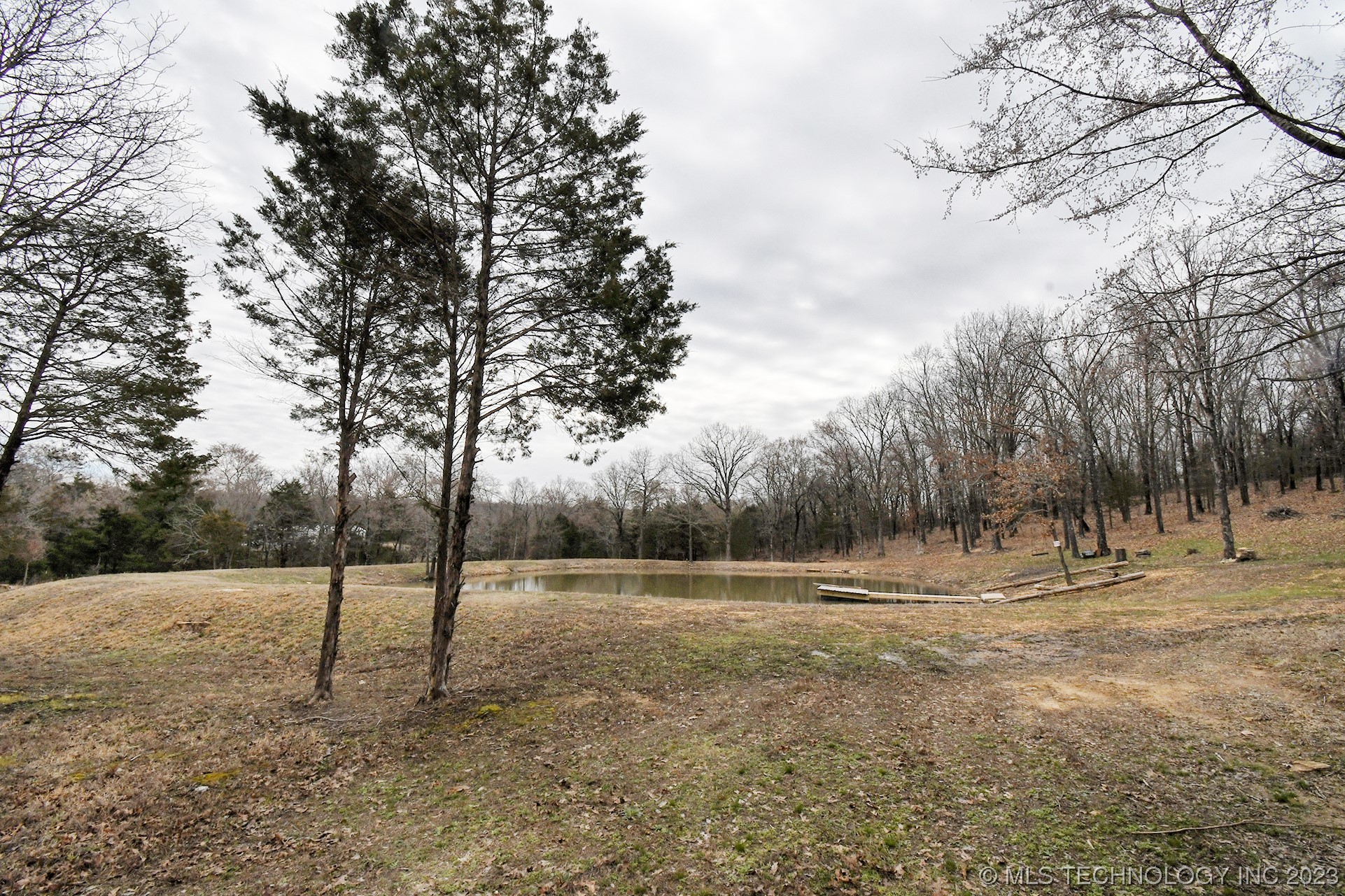 Photo 1 of 16 of 449884 E 1000 Road land