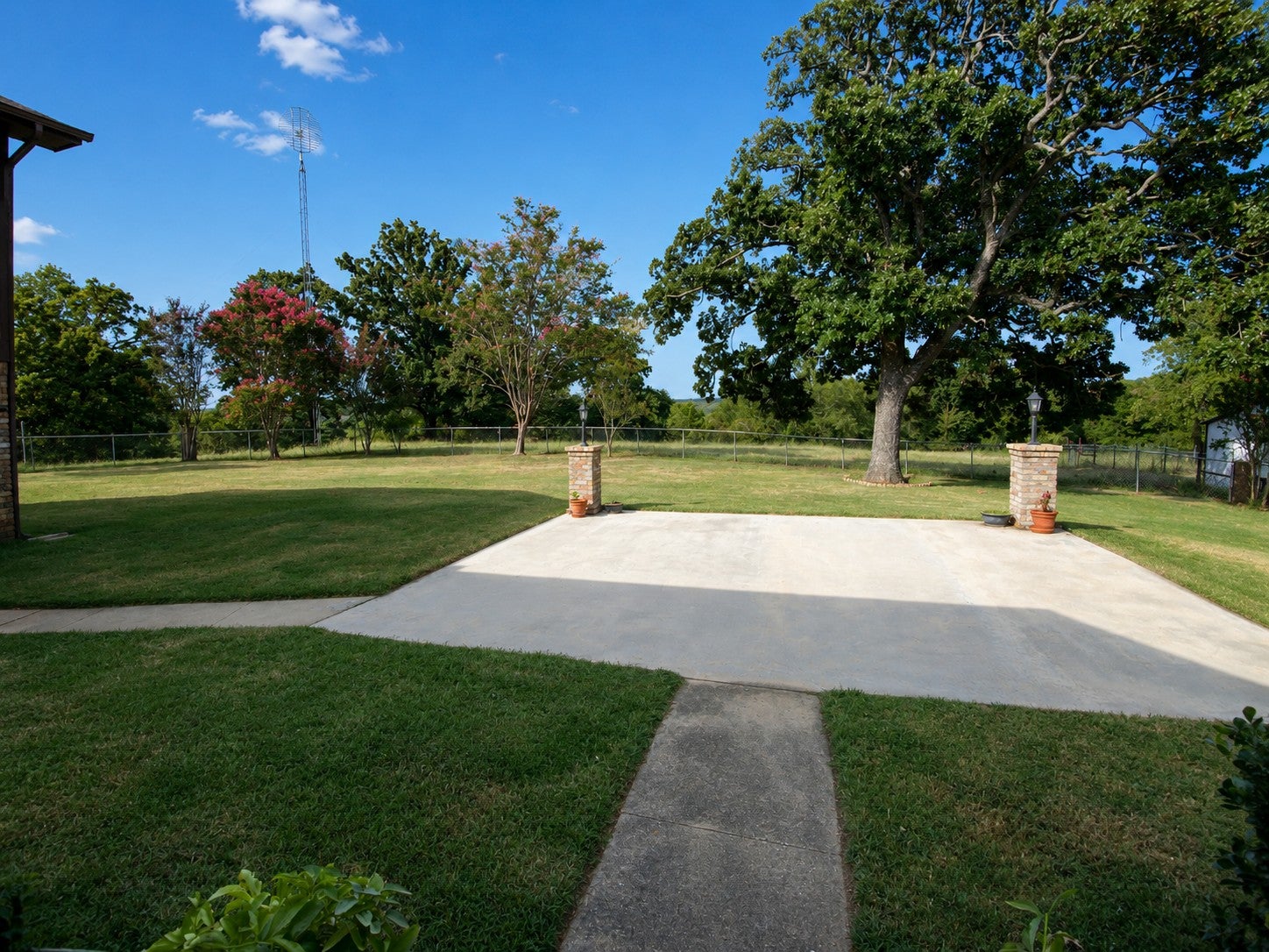 330 N Lakewood Ranchette Road