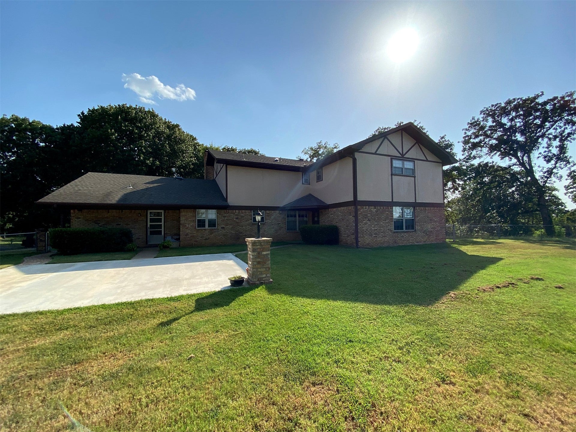 330 N Lakewood Ranchette Road