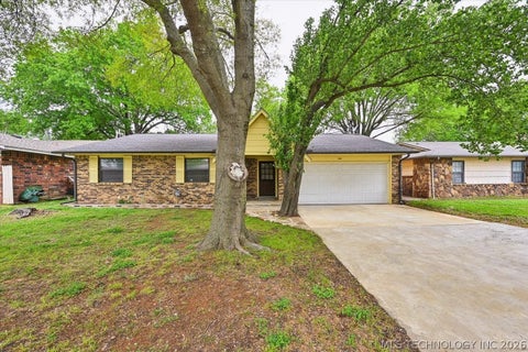 Photo of 1666 S Pecan Avenue, Broken Arrow, OK 74011 (MLS # 2637667)