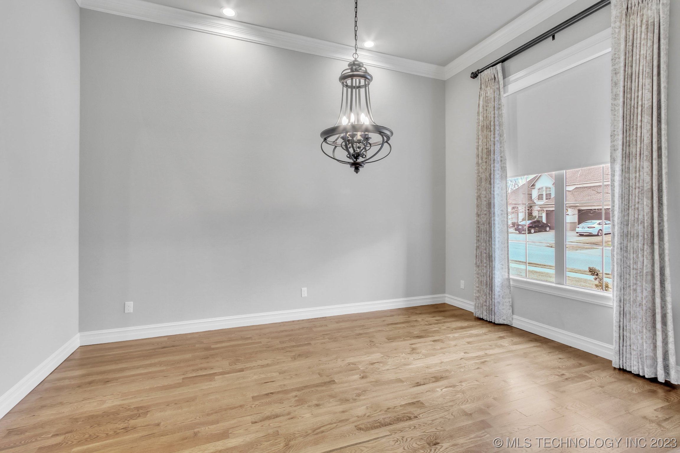 Photo 8 of 50 of 3708 S Tamarack Avenue house