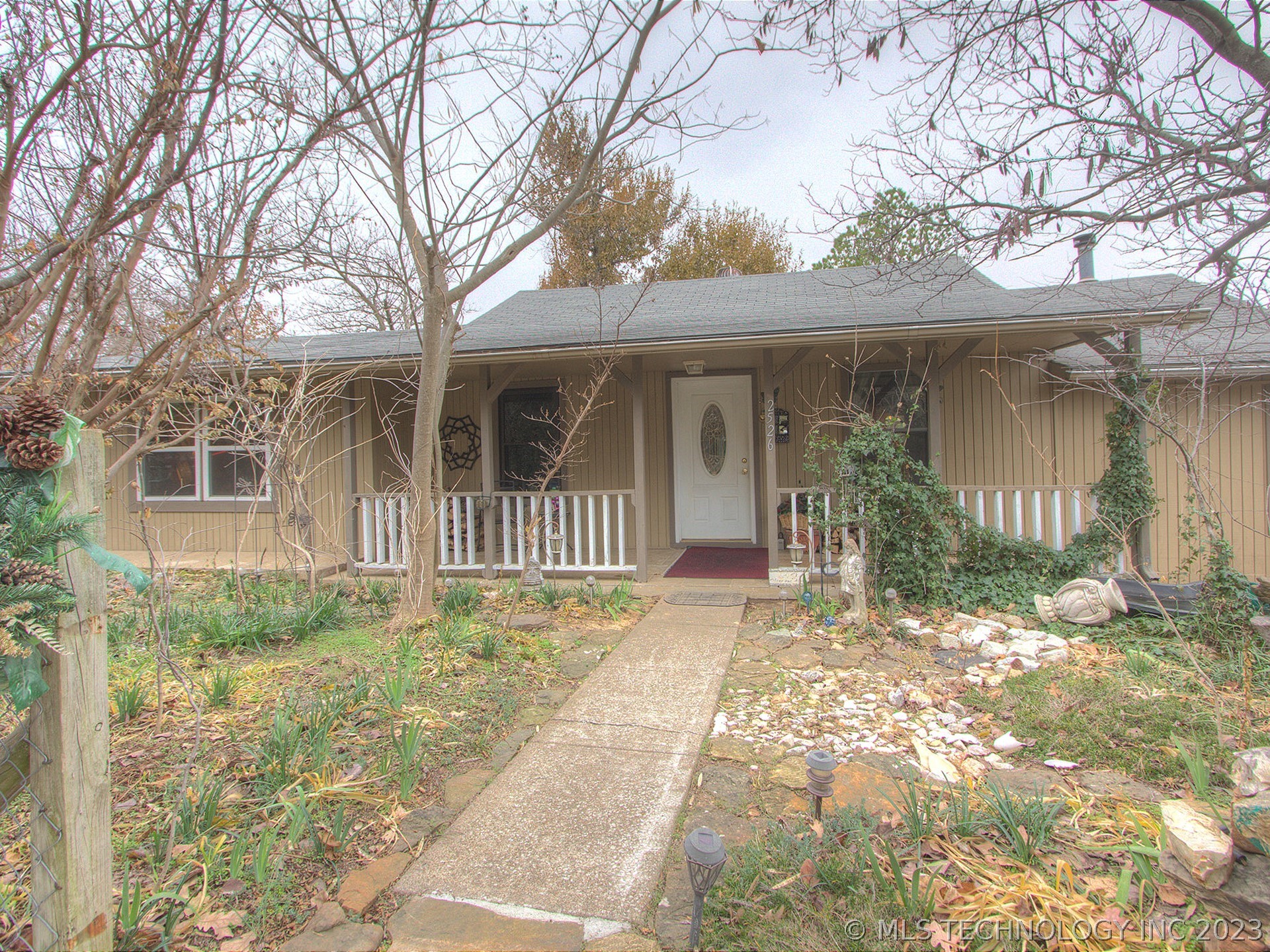 Photo 1 of 34 of 2526 N 345 Avenue house