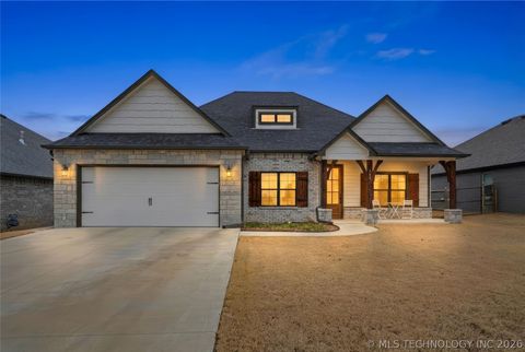 Photo of 505 S Buffalo Avenue, Skiatook, OK 74070 (MLS # 2607986)