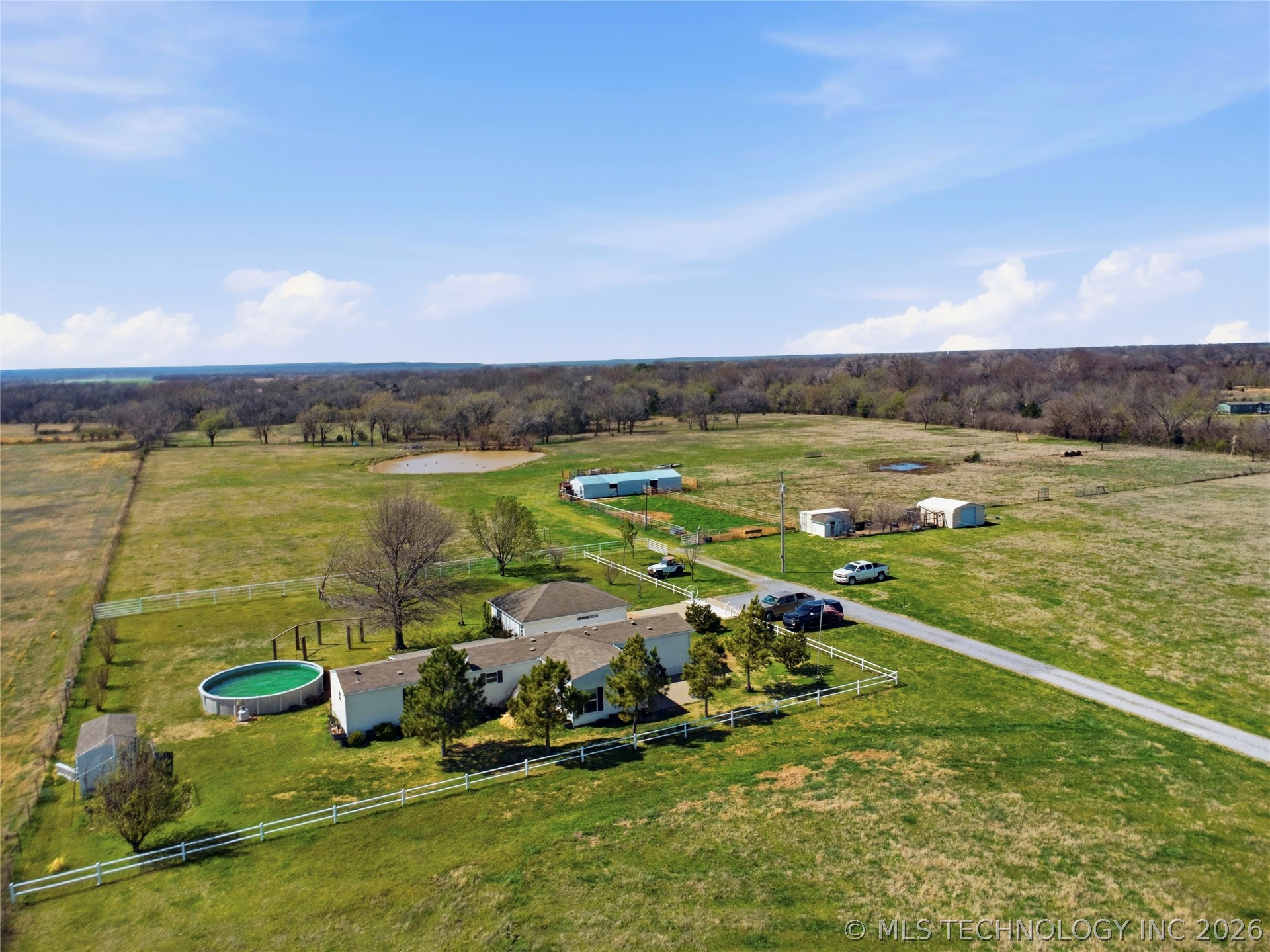 Photo 1 of 33 — 19828 S 365th EastAvenue, Porter, OK 74454