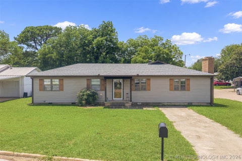 Photo of 307 N 6th Street, Marietta, OK 73448 (MLS # 2621890)