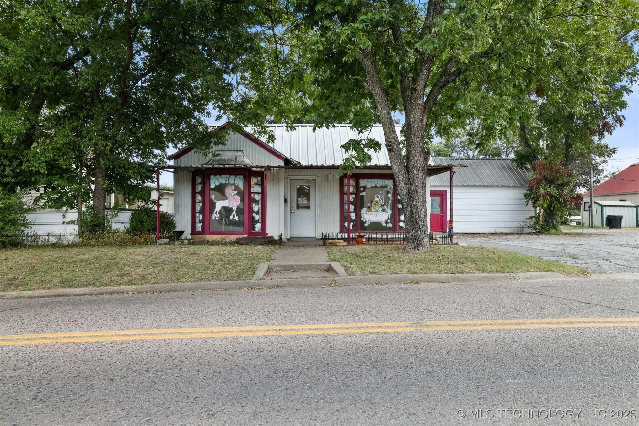 116 N 9th