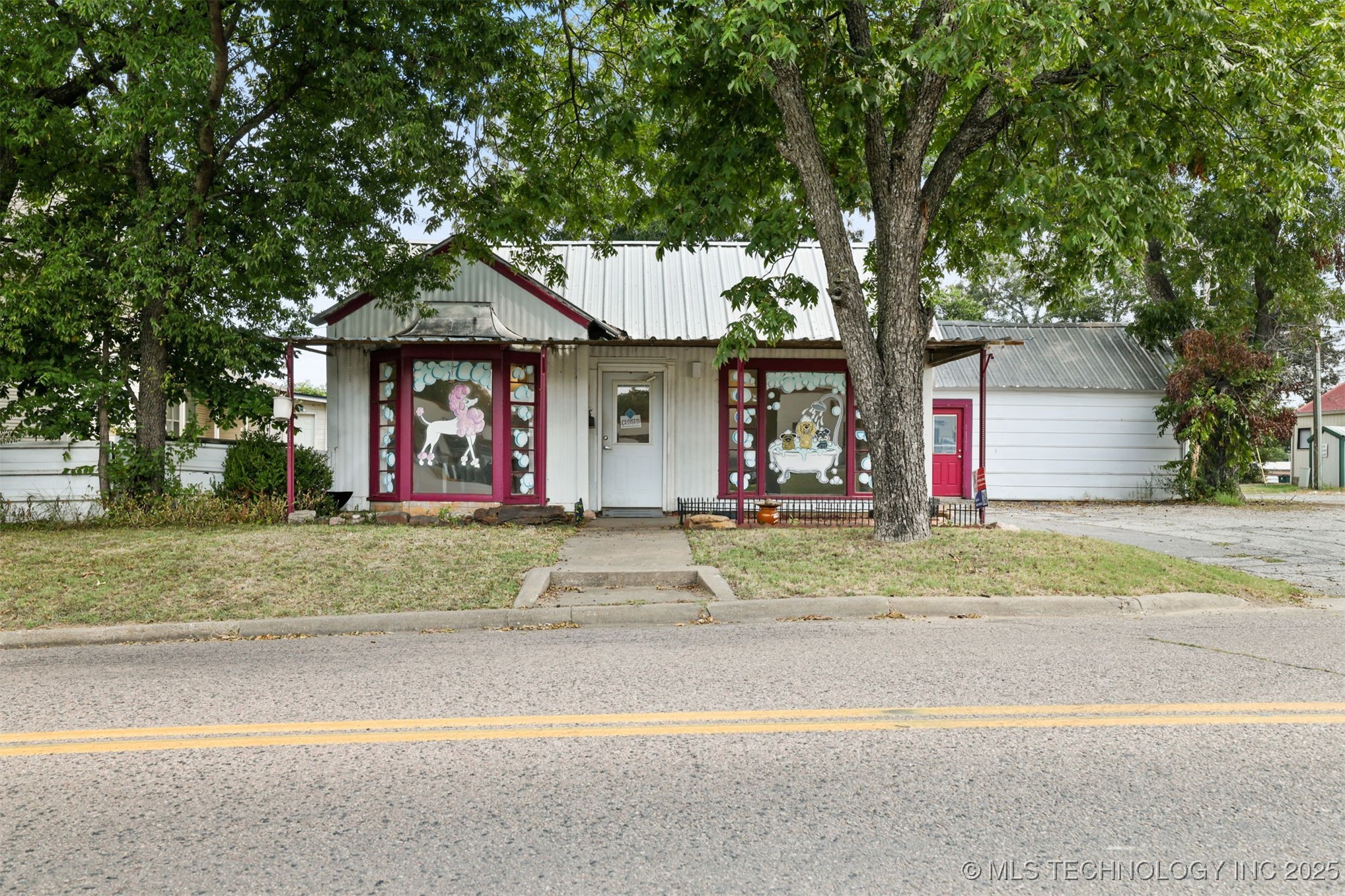 116 N 9th