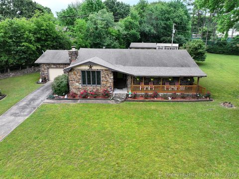 Photo of 2487 S Muskogee AVE, Tahlequah, OK 74464 (MLS # 2625390)