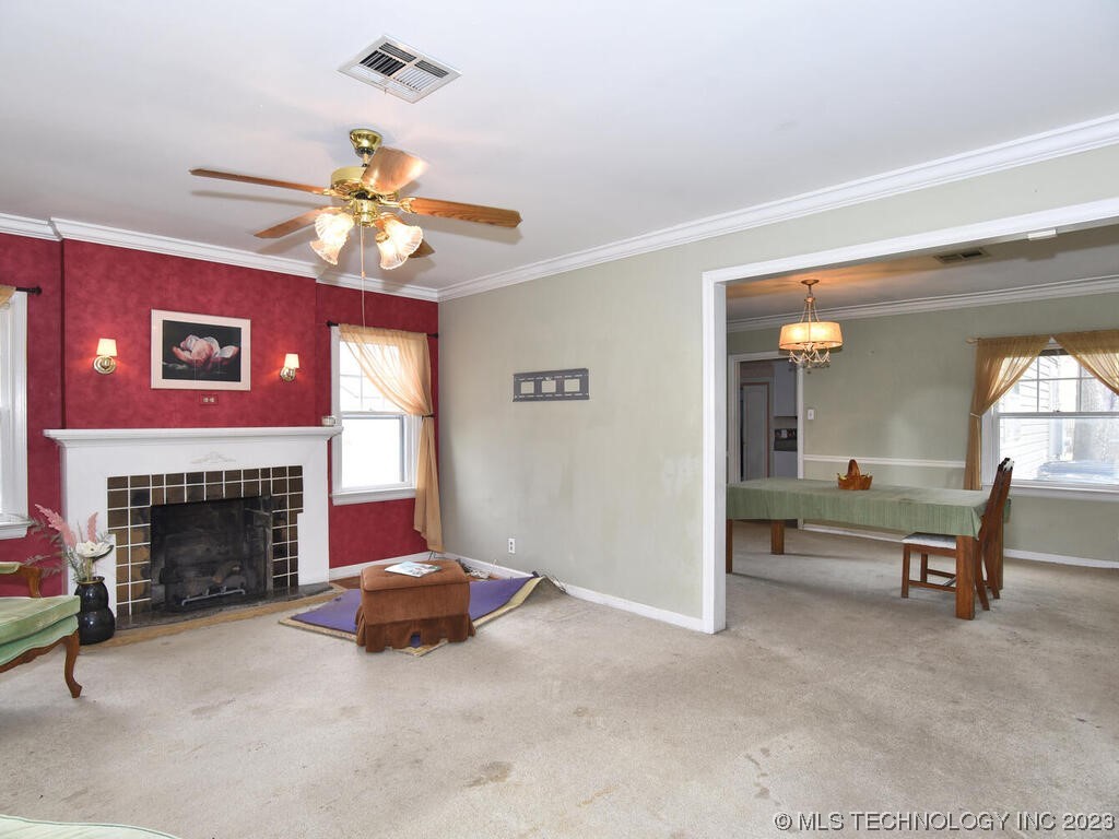 Photo 3 of 28 of 1425 S MARION Avenue house