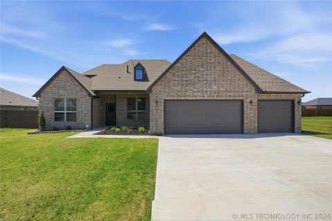 Photo of 150 Phillips Street, Skiatook, OK 74070 (MLS # 2617015)