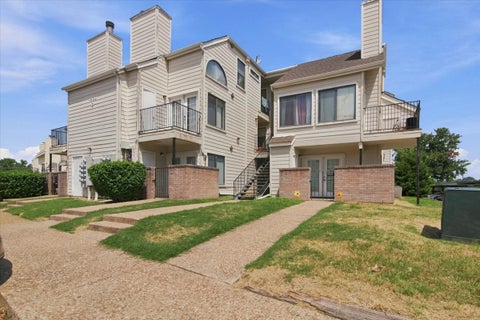 Photo of 1904 E 66th Place #C110, Tulsa, OK 74136 (MLS # 2633015)