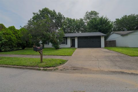 4341 S Elm Avenue Broken Arrow OK 74011