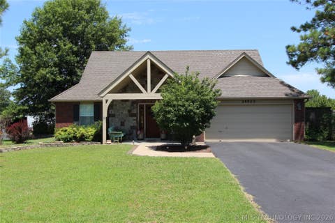 Photo of 14523 E 140th Street N, Collinsville, OK 74021 (MLS # 2625490)