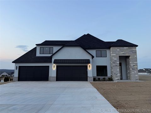 Photo of Broken Arrow, OK 74014 (MLS # 2605140)