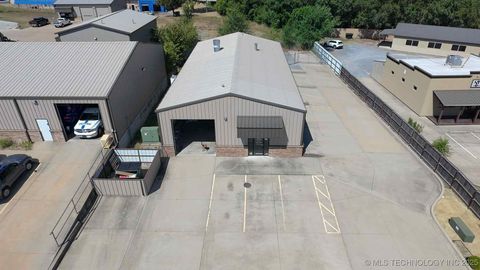 Photo of 1558 Echota Avenue, Tahlequah, OK 74464 (MLS # 2531117)