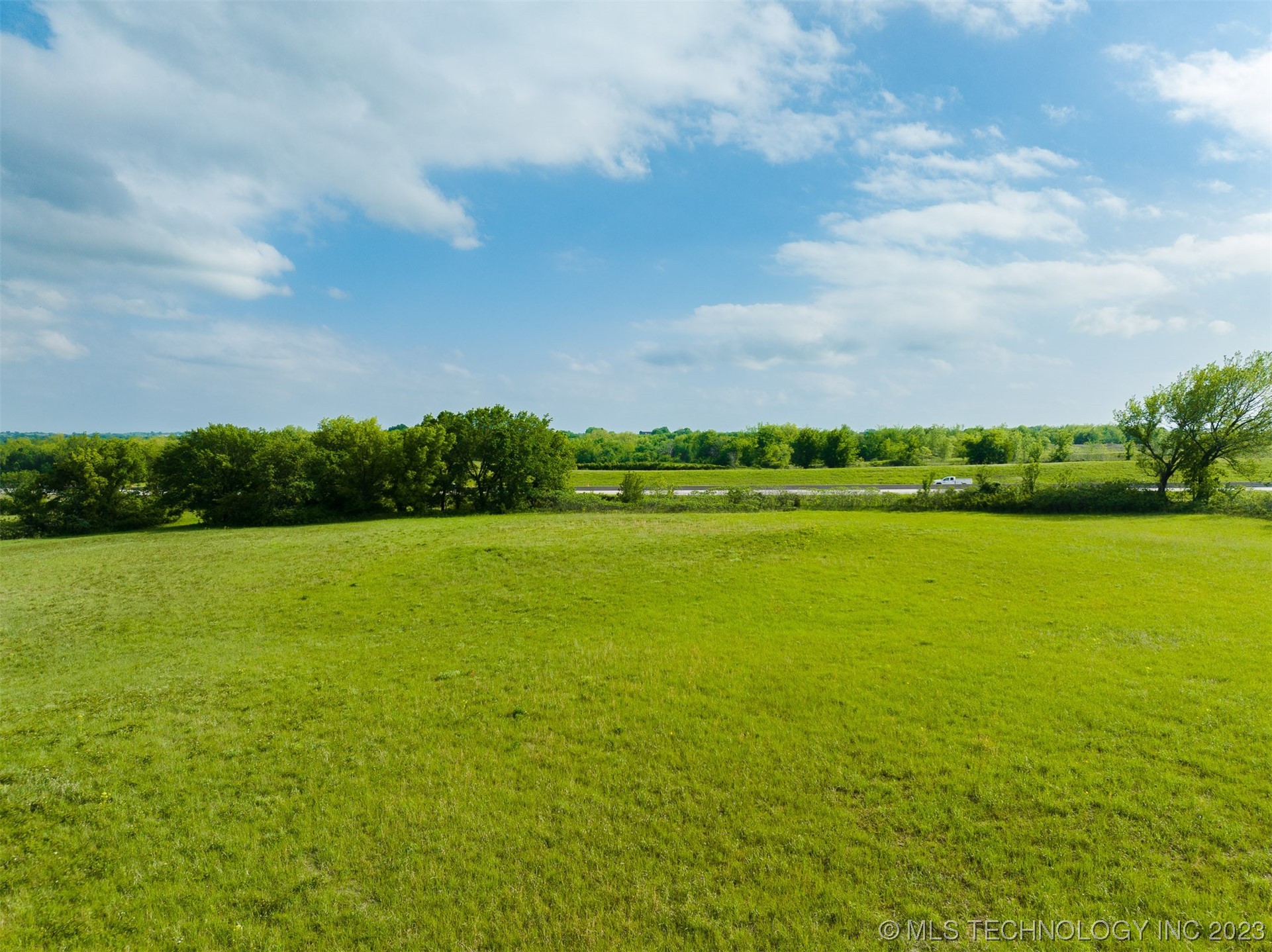 Photo 36 of 39 of 2 S 417th EastAvenue land