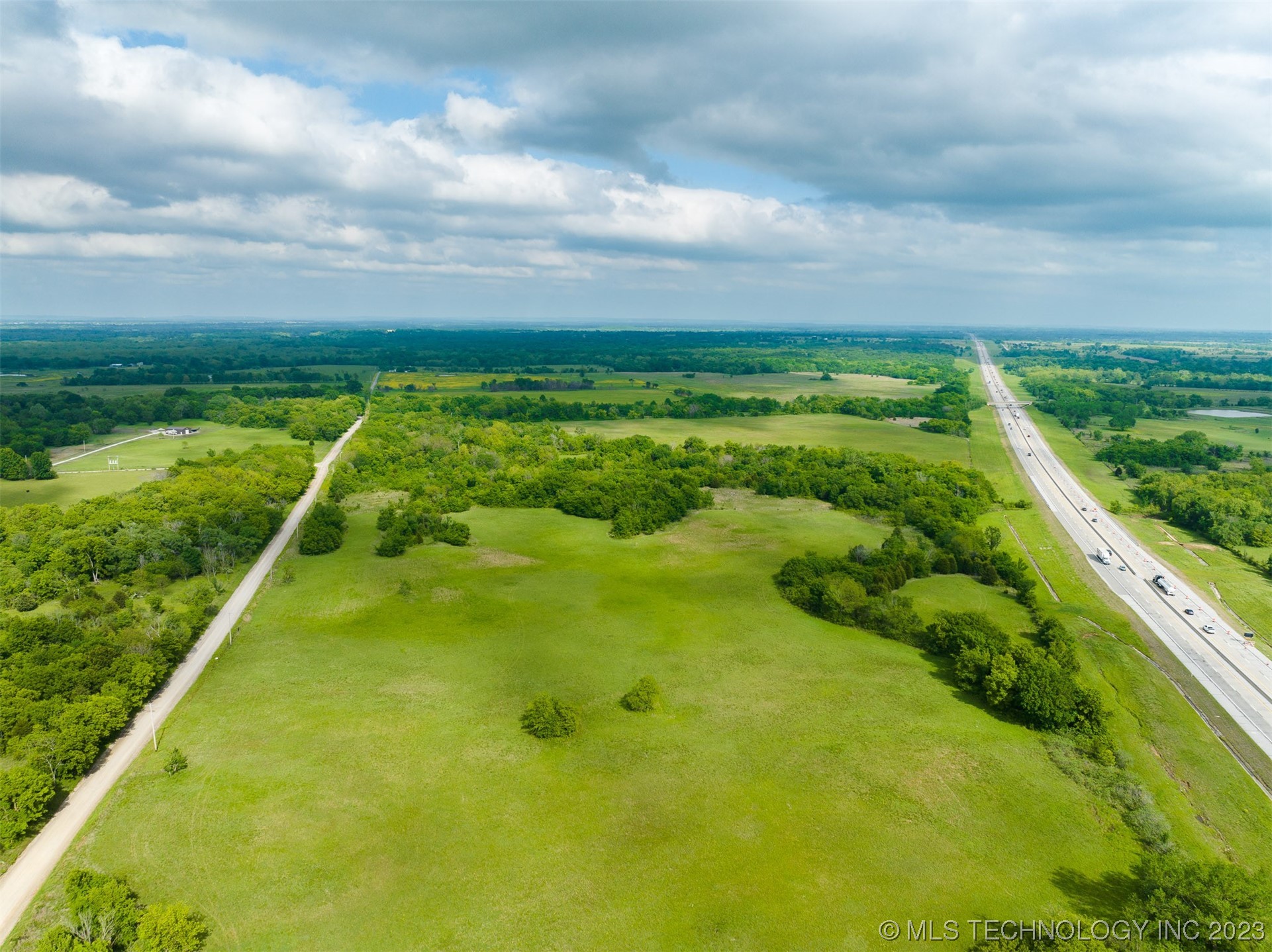 Photo 14 of 39 of 2 S 417th EastAvenue land