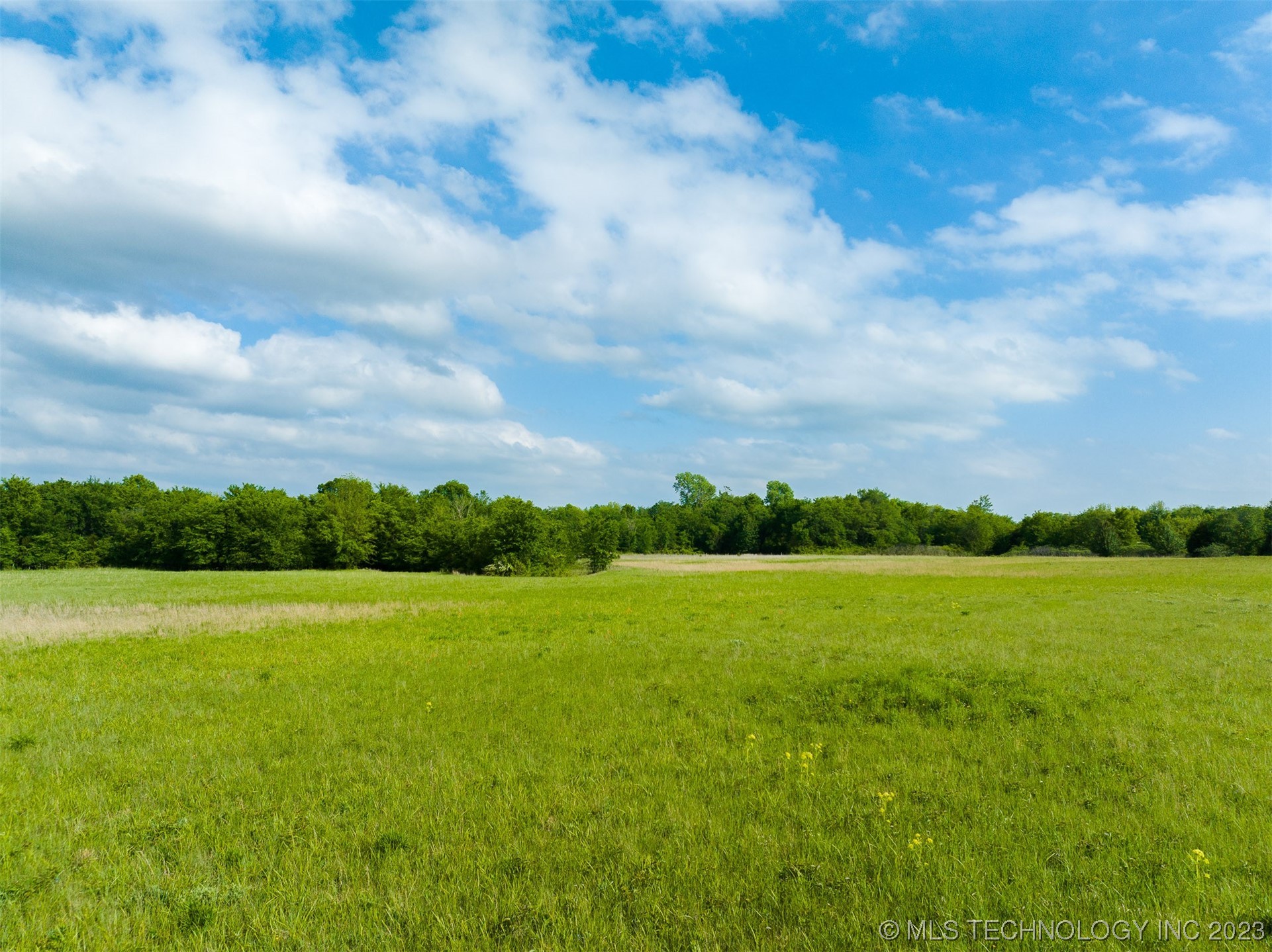 Photo 32 of 39 of 2 S 417th EastAvenue land