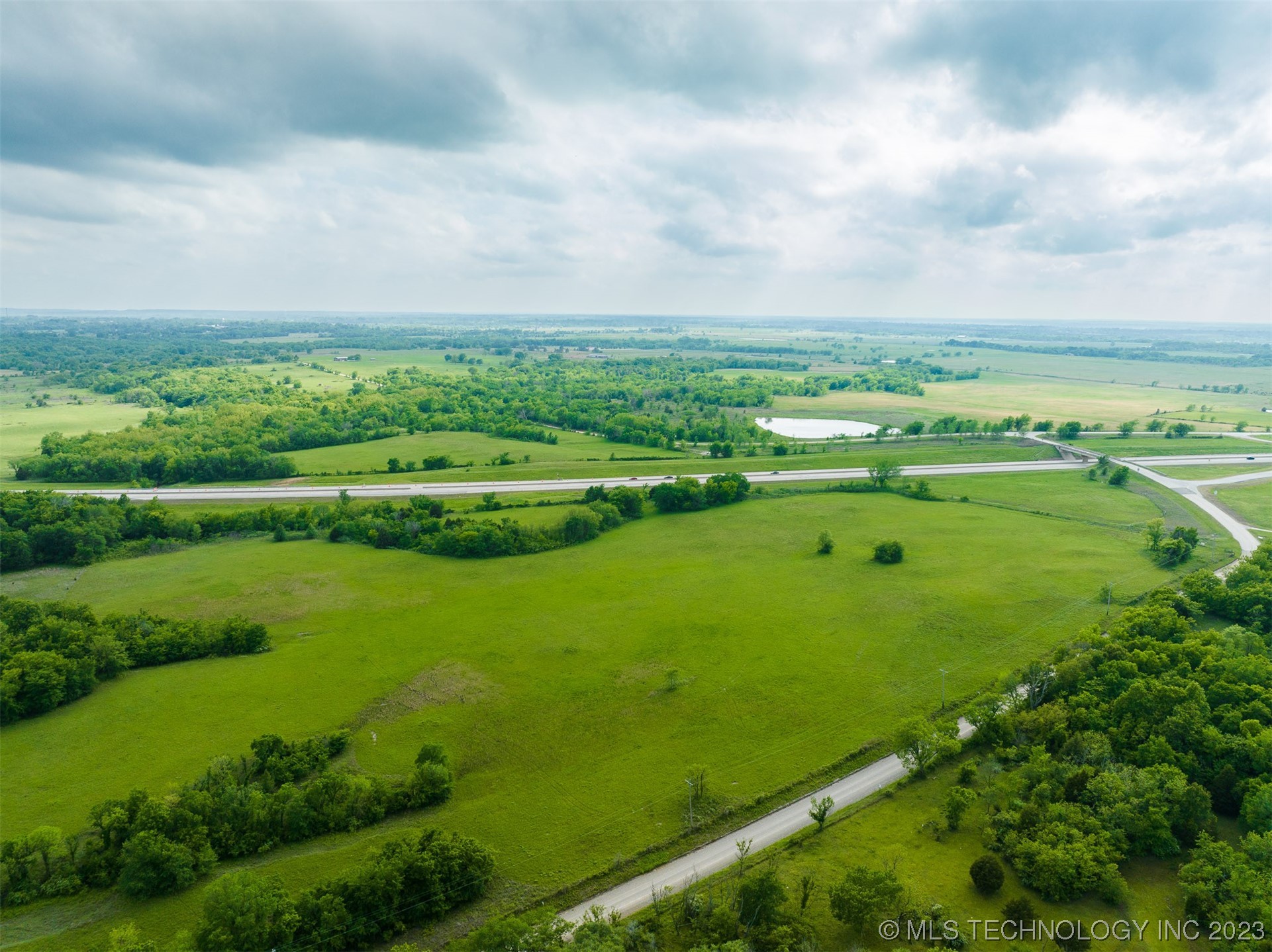 Photo 9 of 39 of 2 S 417th EastAvenue land