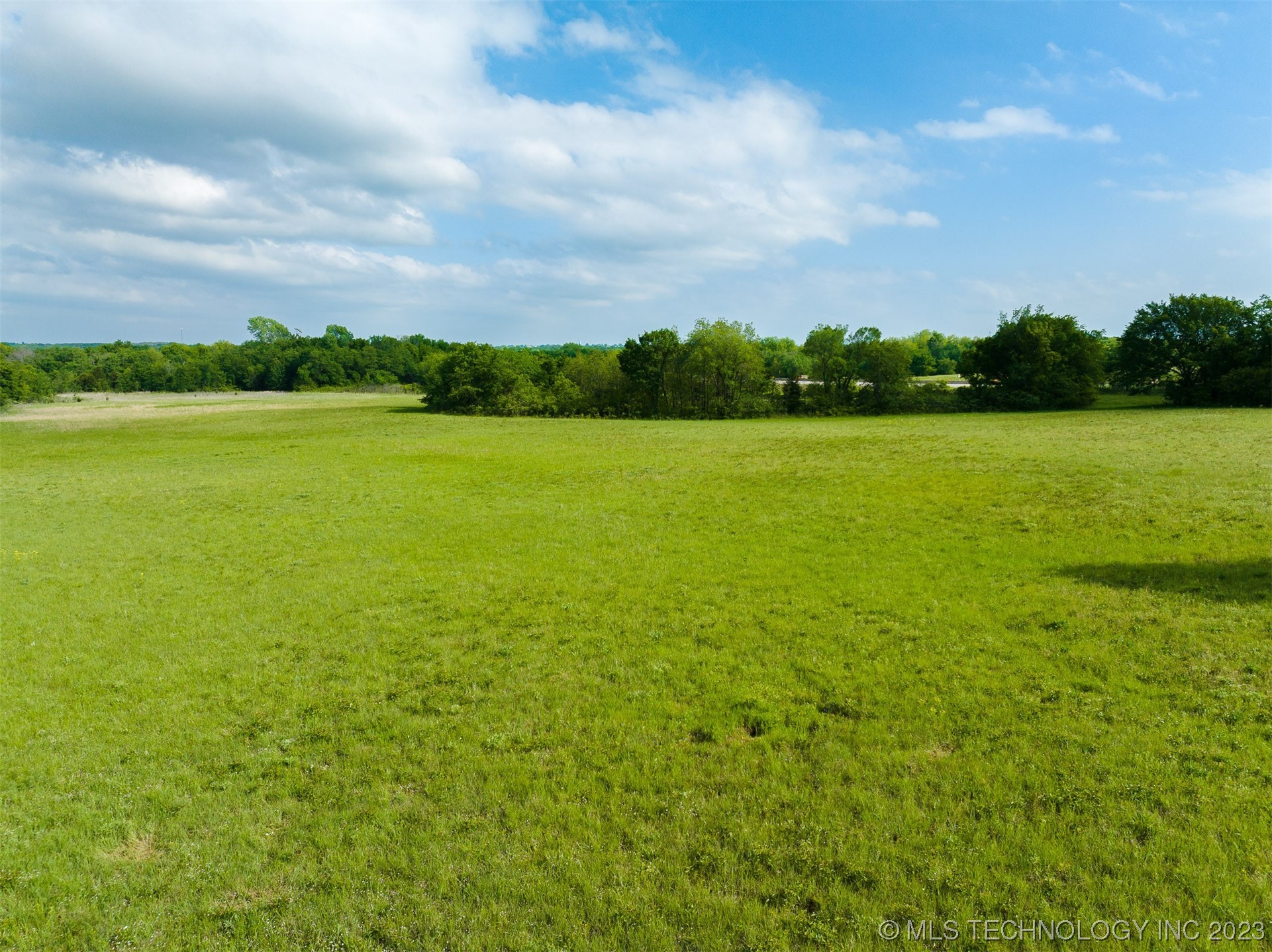 Photo 26 of 39 of 2 S 417th EastAvenue land