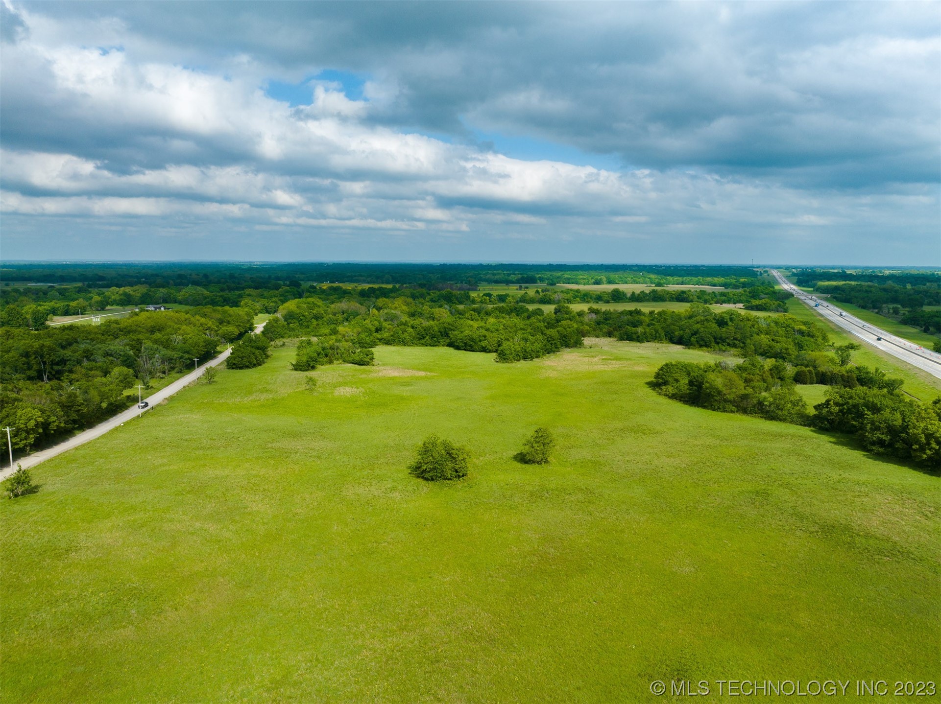 Photo 15 of 39 of 2 S 417th EastAvenue land