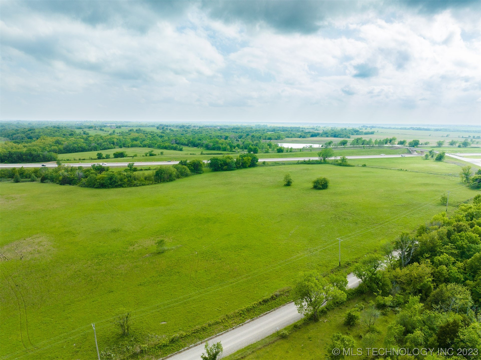 Photo 18 of 39 of 2 S 417th EastAvenue land