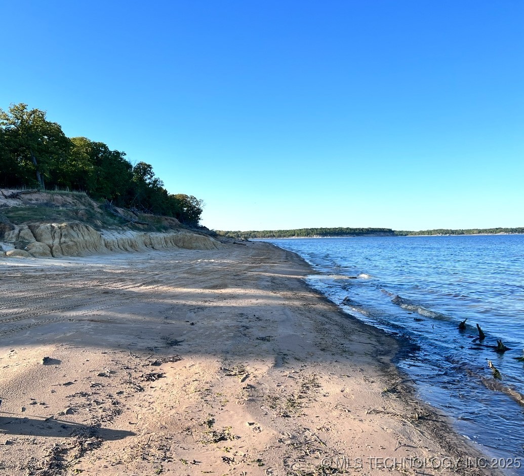 Oaks Cove Lane