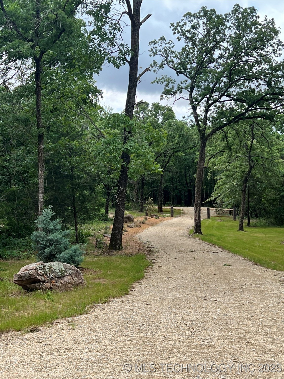 Oaks Cove Lane