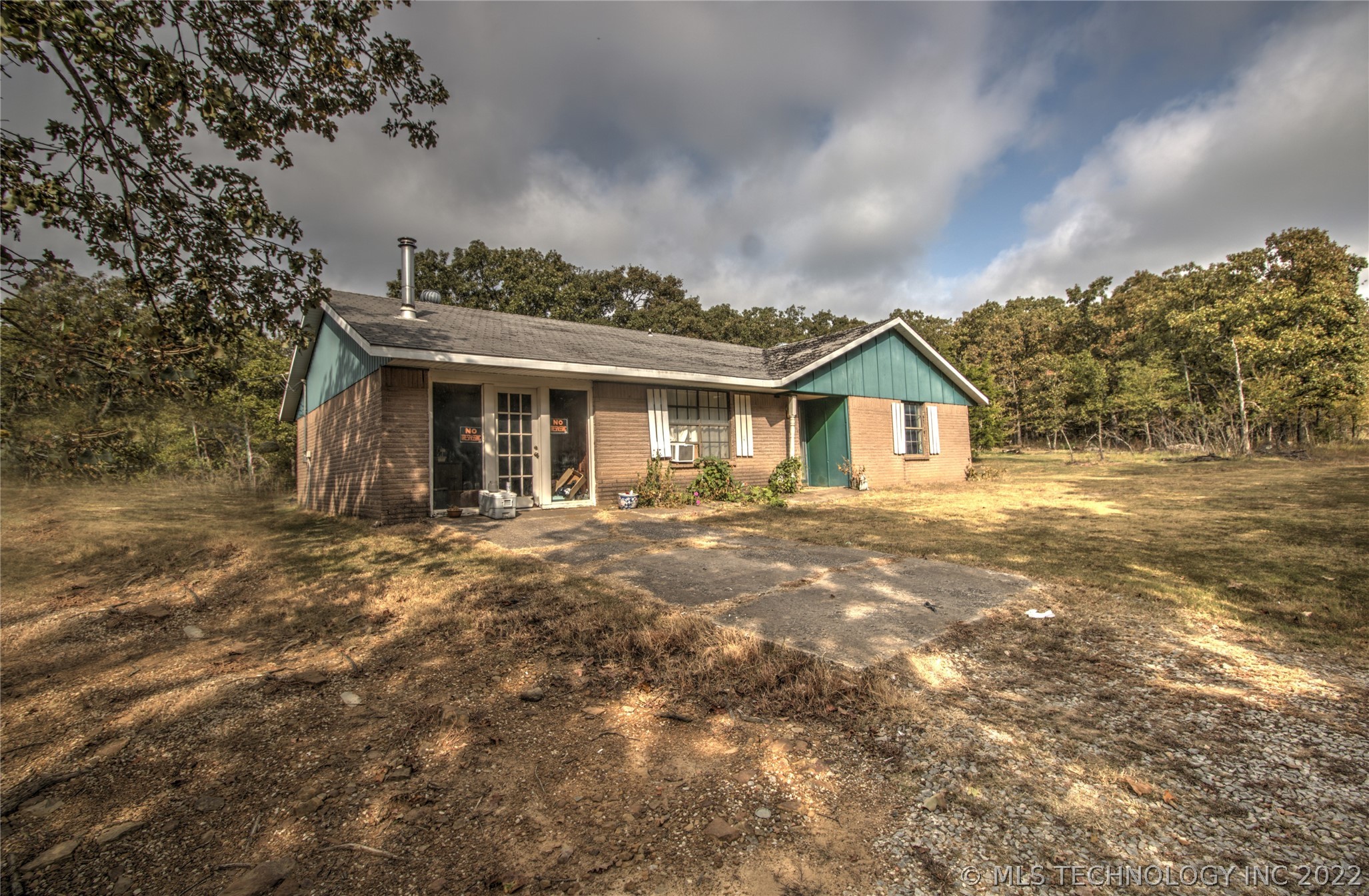 Photo 3 of 32 of 9445 N 150th Road house
