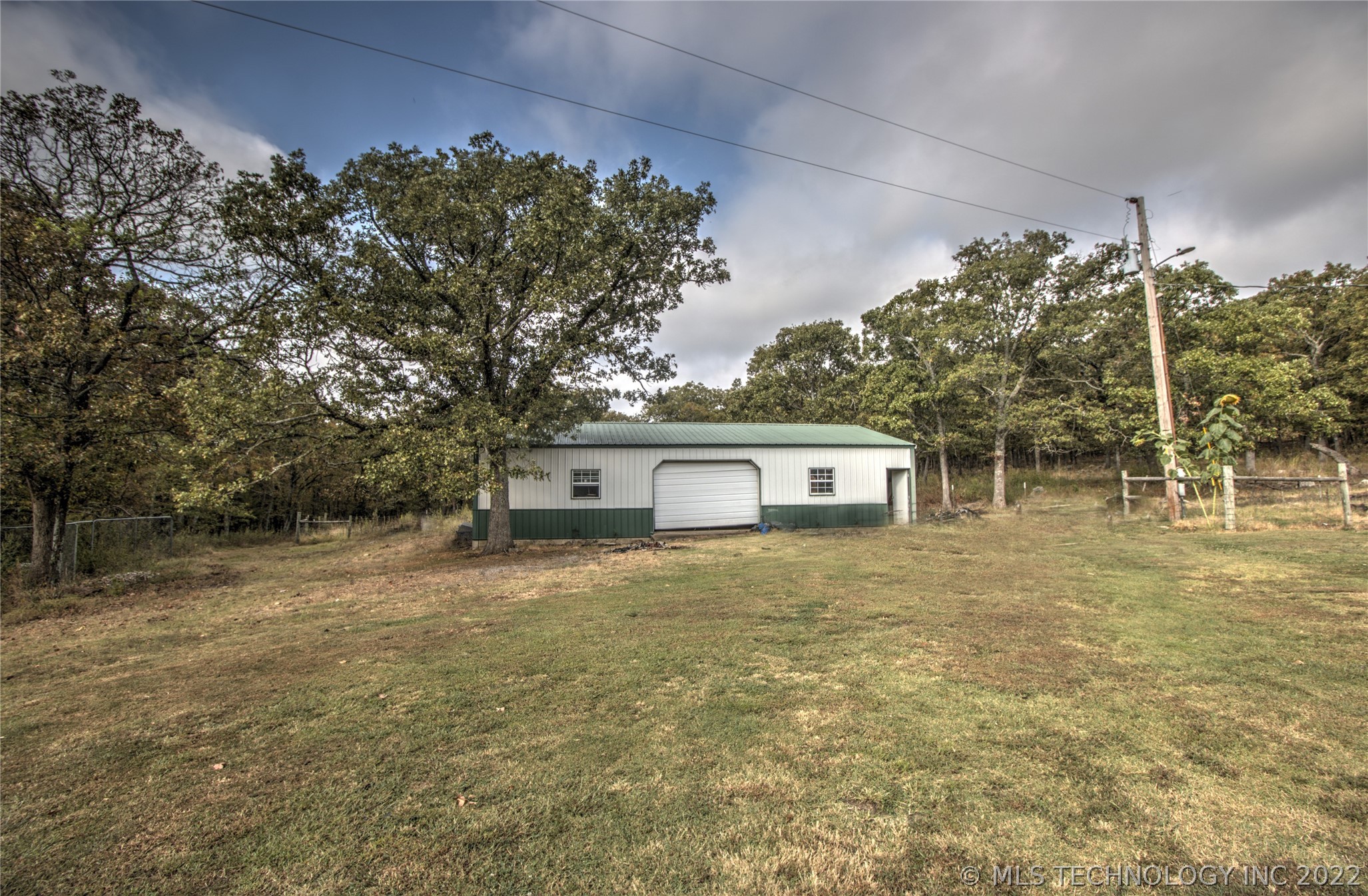 Photo 7 of 32 of 9445 N 150th Road house