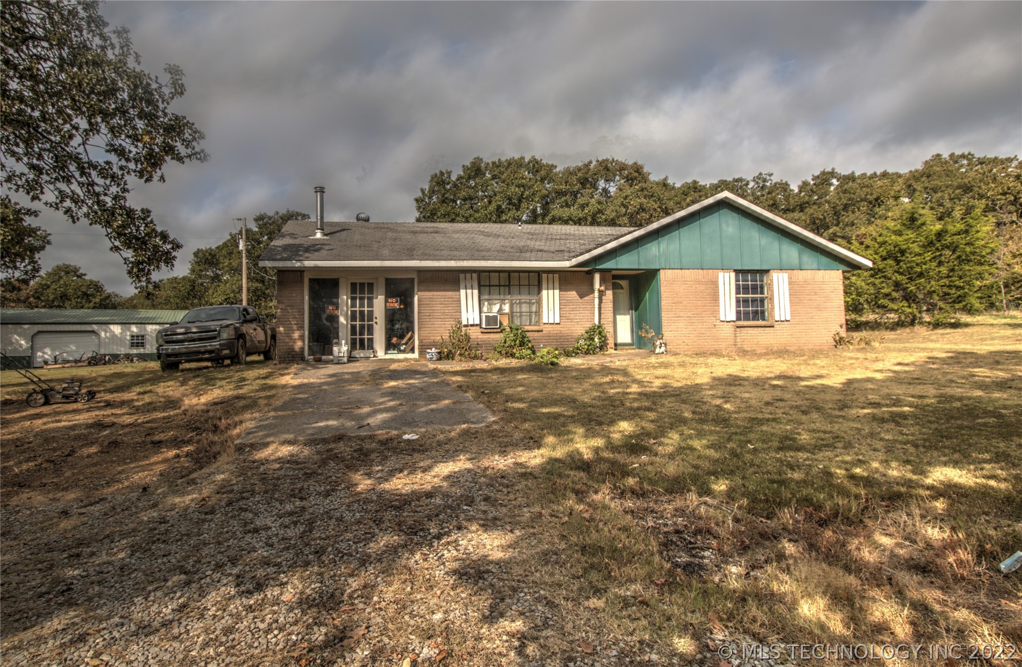 Photo 2 of 32 of 9445 N 150th Road house