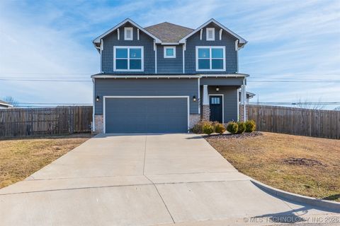 Photo of 8897 S 256th East Place, Broken Arrow, OK 74014 (MLS # 2602629)