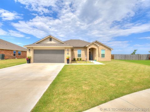 Photo of 14956 S Oak Street, Glenpool, OK 74033 (MLS # 2618683)