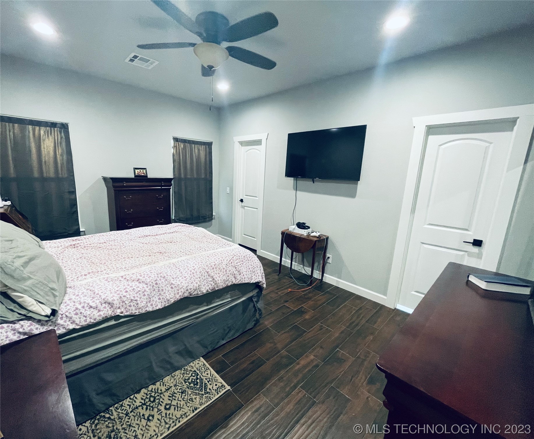 Photo 9 of 27 of 17205 S Garnett Road house