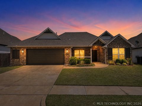 Photo of 4419 S 178th EastAvenue, Tulsa, OK 74134 (MLS # 2616372)