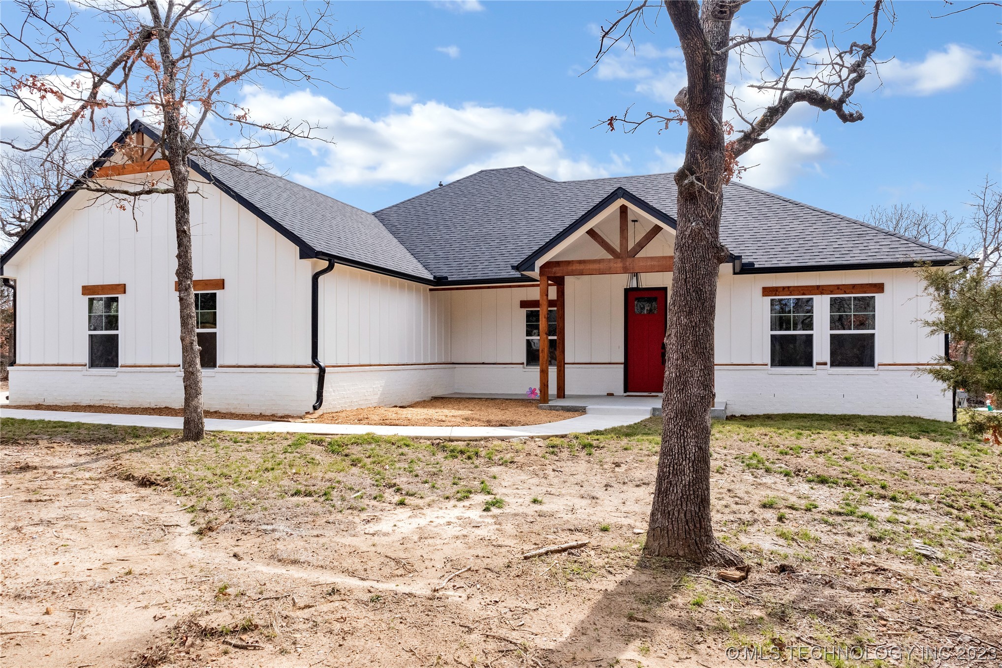 Photo 4 of 47 of 28416 Pea Ridge Drive house