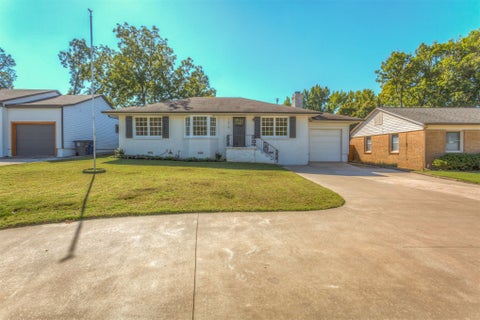 Photo of 1610 E 41ST Street, Tulsa, OK 74105 (MLS # 2637001)