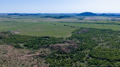 20826 E County Road 1470 Lone Wolf OK 73655