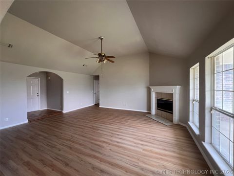 Photo of 10766 E 121st Street N, Collinsville, OK 74021 (MLS # 2617311)