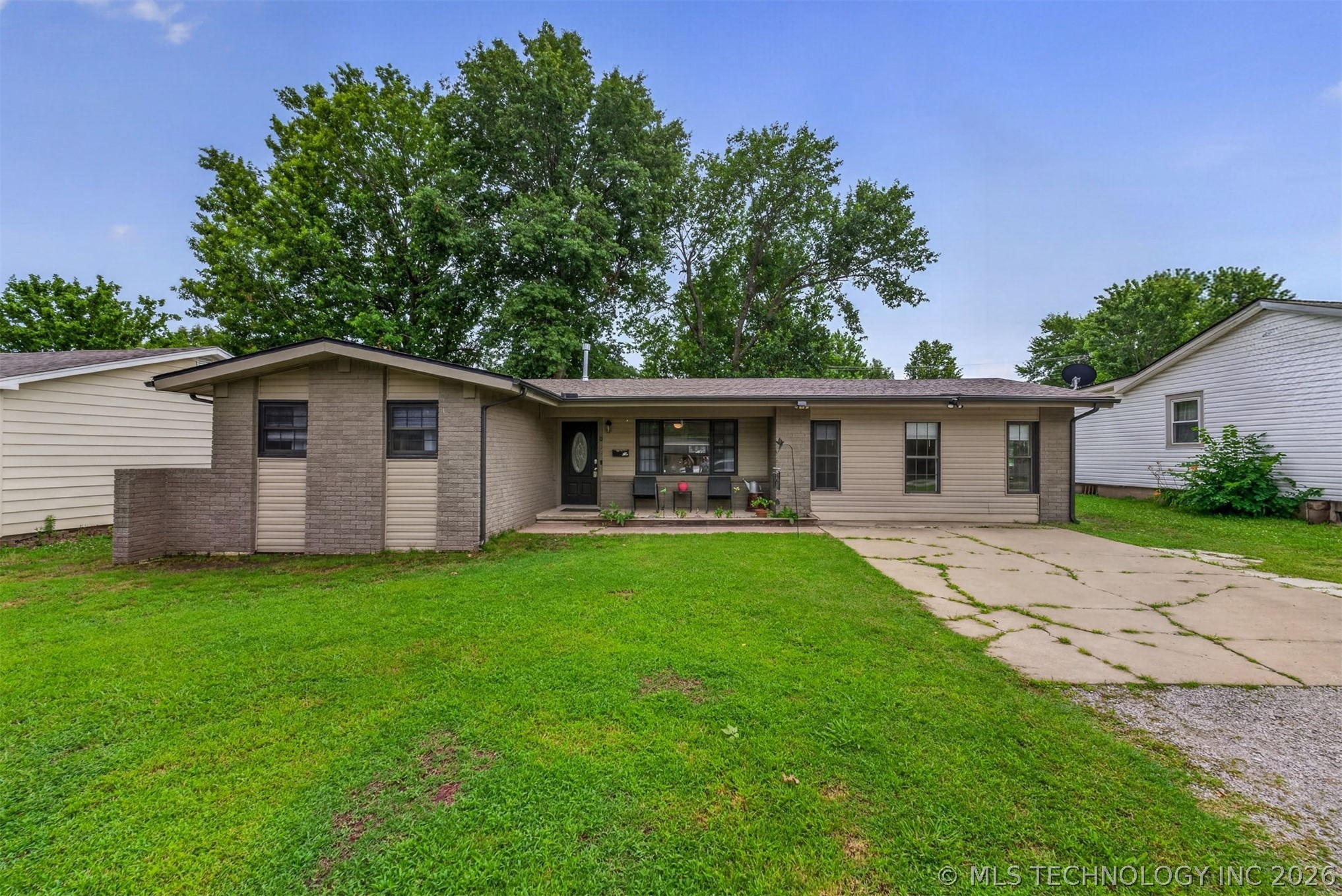 Photo 1 of 45 — 322 E Maple Street, Skiatook, OK 74070