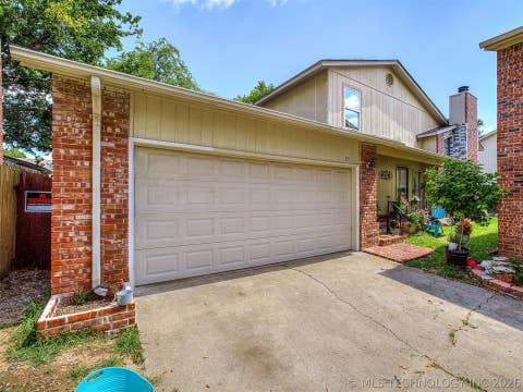 Photo of 13033 E 28th Place, Tulsa, OK 74134 (MLS # 2619552)