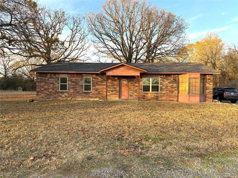 1880 McIntosh Road Mead OK 73449