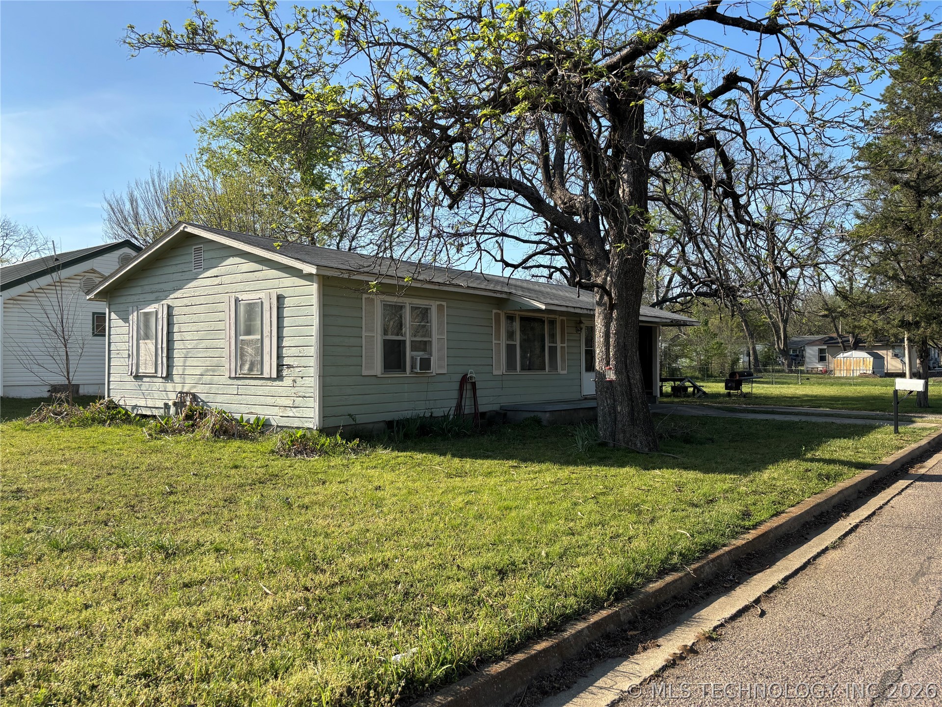 902 Roosevelt