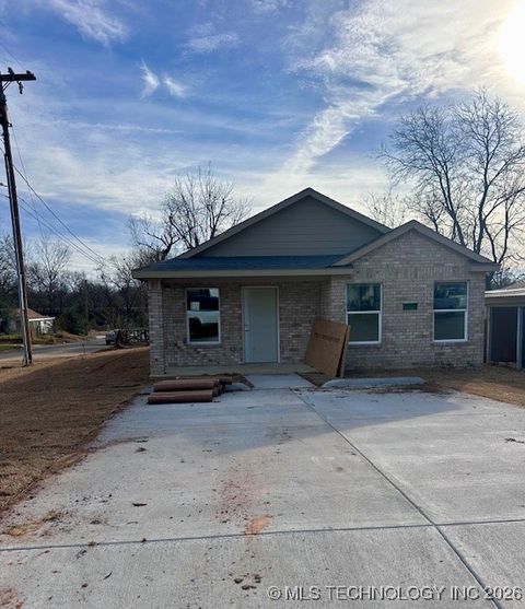 702 S 2nd Avenue Durant OK 74701
