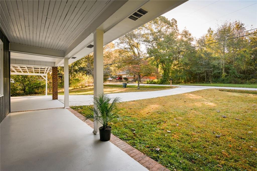 8196 Lakeview Drive SW